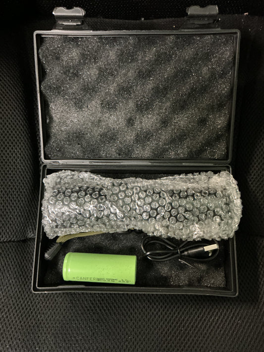 300 Lumen Zoomable Waterproof Flaslight